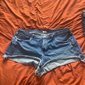 GOOD AMERICAN JEAN SHORT